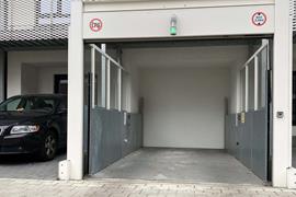 zzed-lift-solutions-plaatste-een-autolift-met-personenbegeleiding-in-buitenomgeving-2