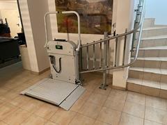 zzed-lift-solutions-plaatste-hiro320-nieuwe-versie-platformtraplift-vervanging-te-heffingen-lu-5