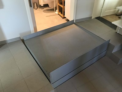 zzed-lift-solutions-installierte-den-hdn-rollstuhllift-der-im-boden-verschwindet-in-kortessem zzed-lift-solutions-installierte-den-hdn-rollstuhllift-der-im-boden-verschwindet-in-kortessem