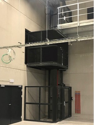 ZZED-lift-solutions-plaatst-goederenlift-maatwerk-dpi-anderlecht